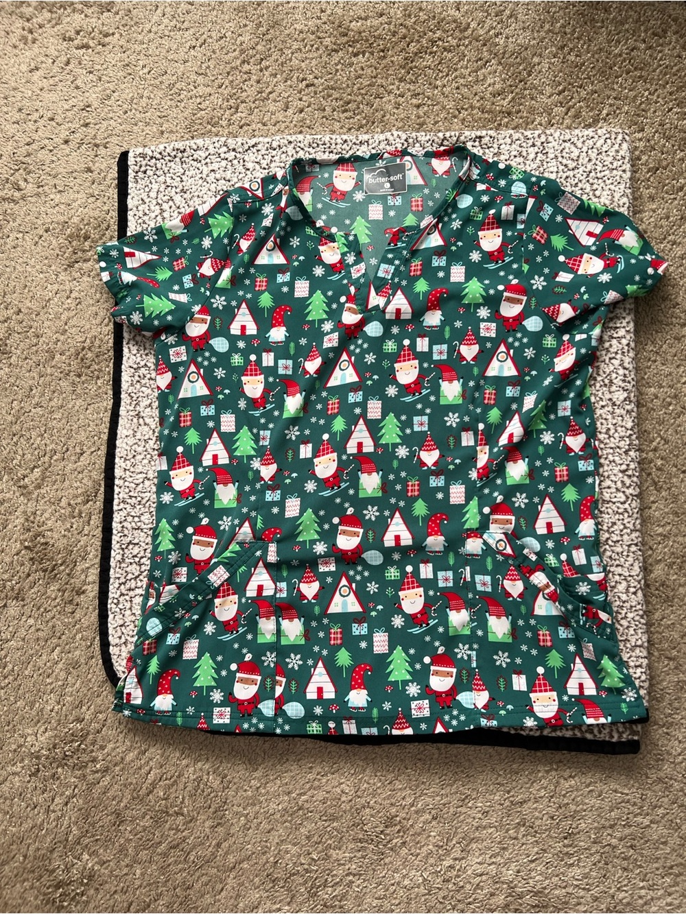 Uniform Advantage Green Santa Holiday Print Short Sleeve Scrub Top